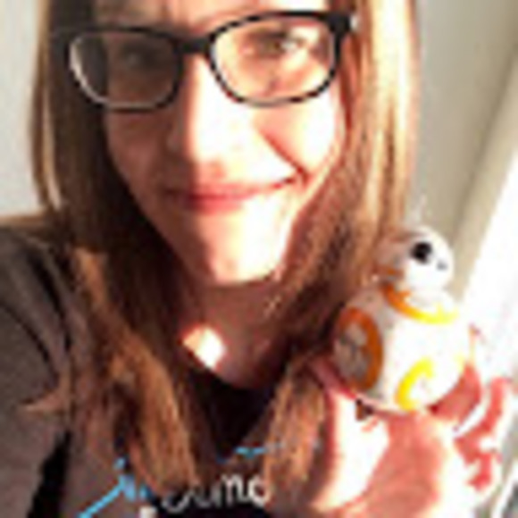 Meet your Posher, Nicole - Picture 1 of 1